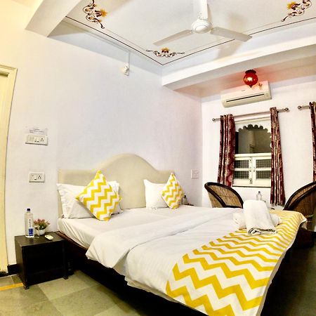 Maa Ji House On Lake Pichola อุเดเปอร์ ภายนอก รูปภาพ