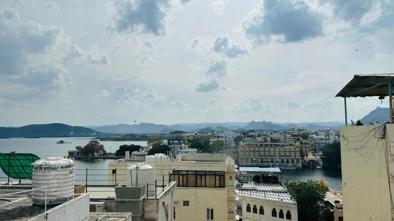 Maa Ji House On Lake Pichola อุเดเปอร์ ภายนอก รูปภาพ